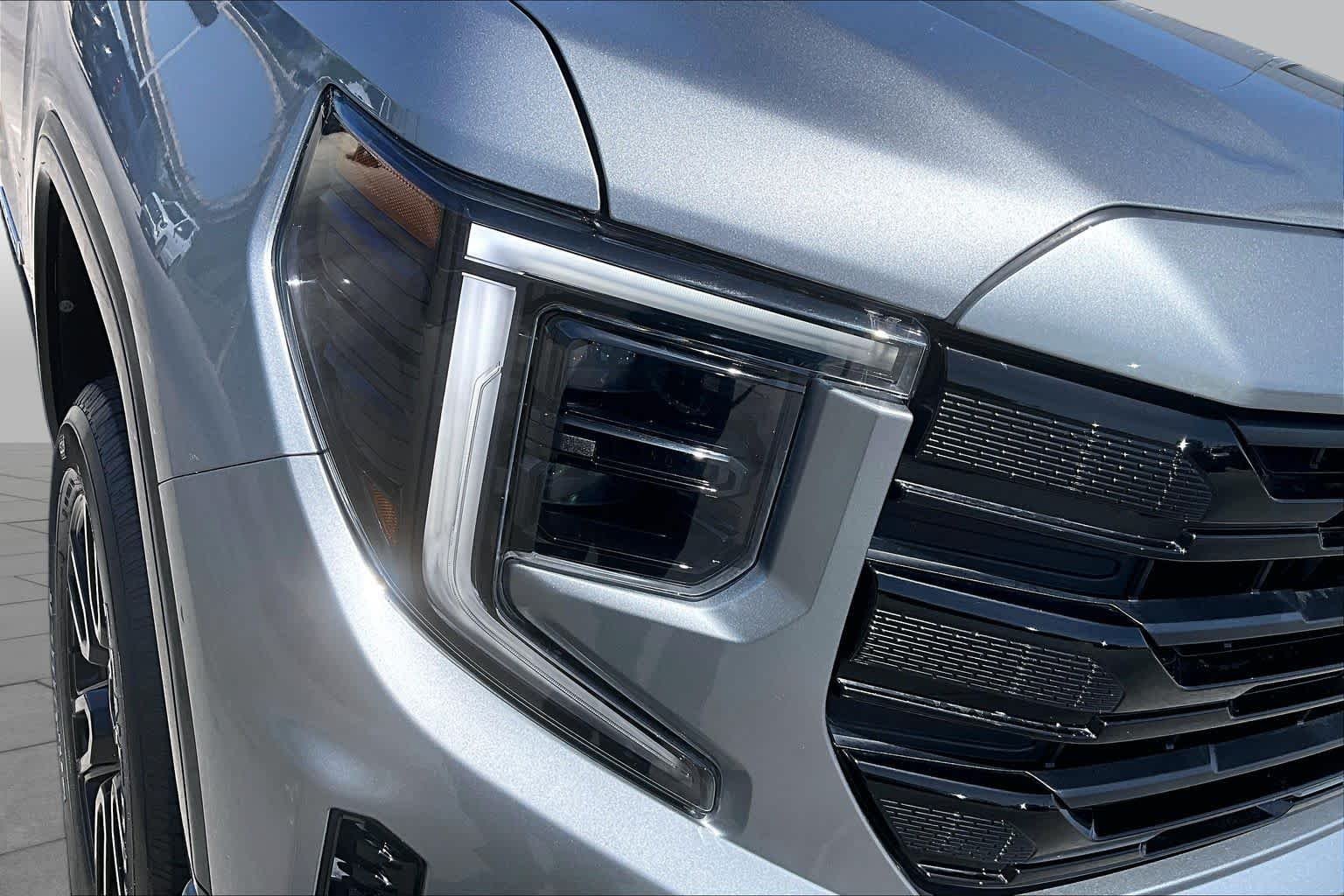 Used 2024 Sterling Metallic GMC Elevation image 28
