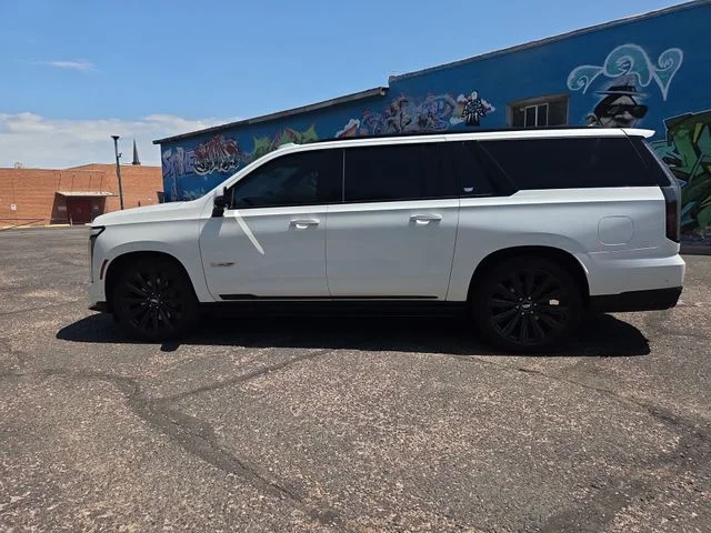Used 2025 White Cadillac V-Series image 5