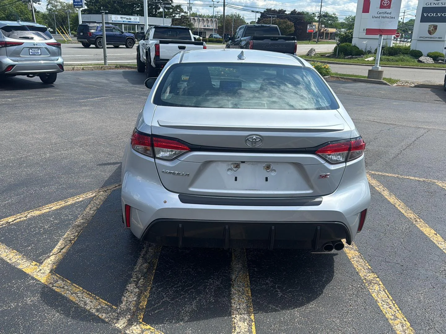 Used 2024 Classic Silver Metallic Toyota SE image 5