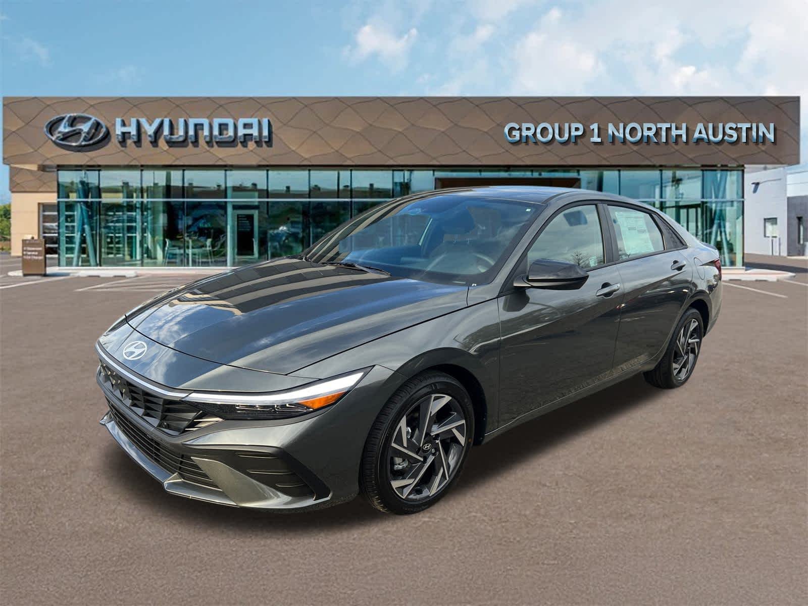Used 2025 Amazon Gray Hyundai SEL Sport image 3