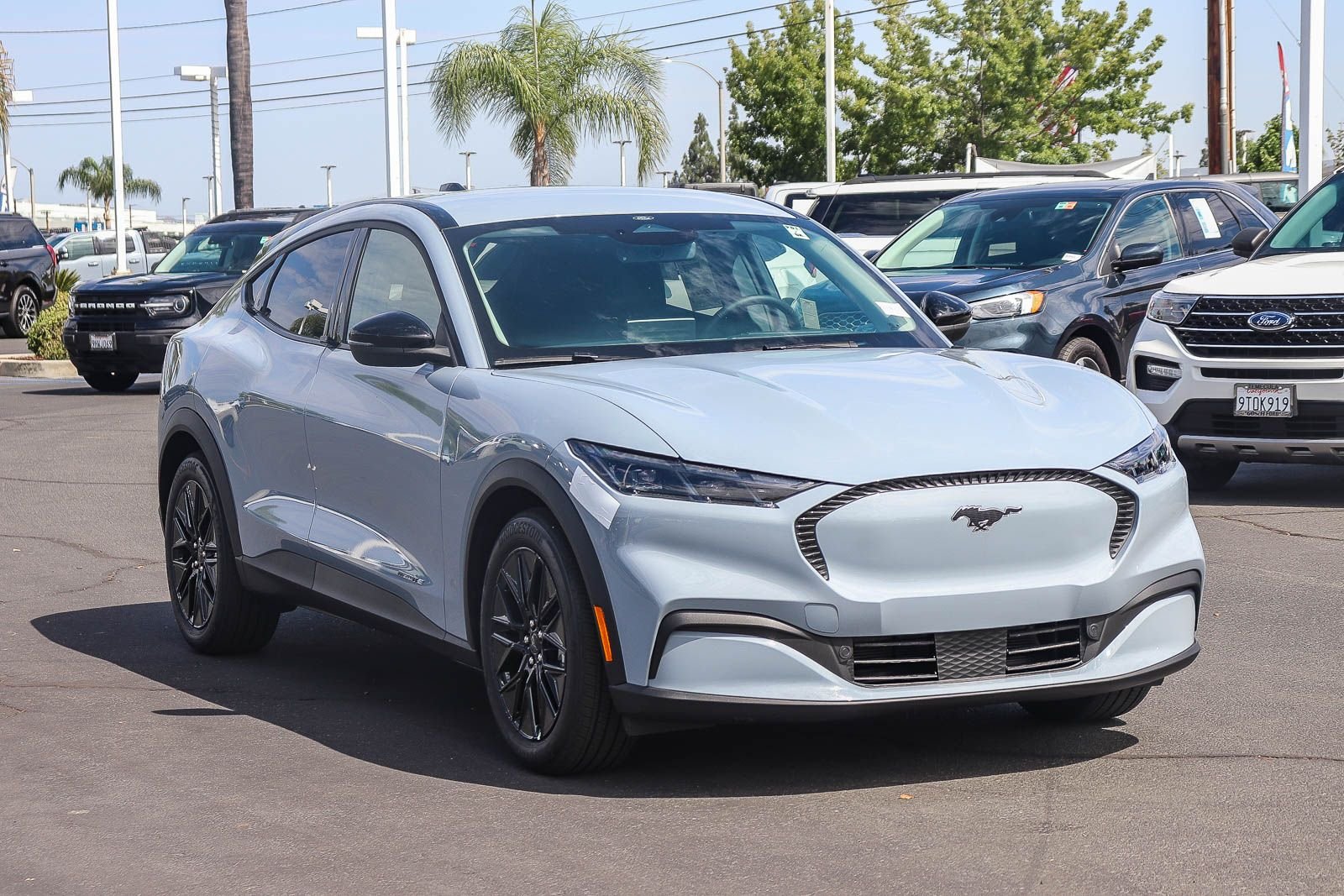 New 2026 Glacier Gray Metallic Tri-coat Ford Select image 3