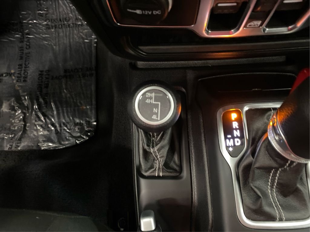 Used 2021 White Jeep Unlimited Sahara image 21