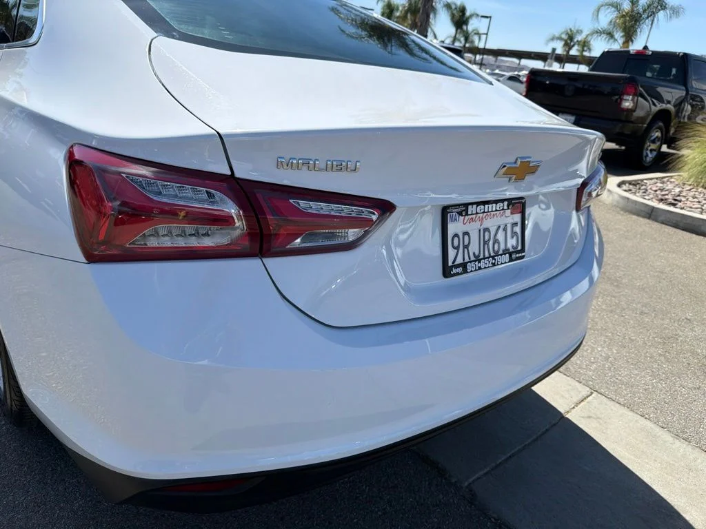 Used 2022 White Chevrolet LT image 13