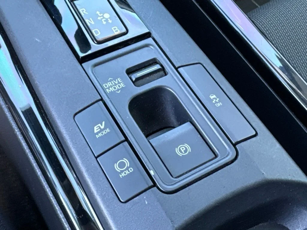Certified Used 2024  Toyota LE image 27