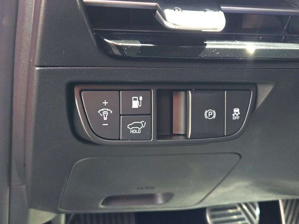 Used 2024 Red Kia GT-Line image 21