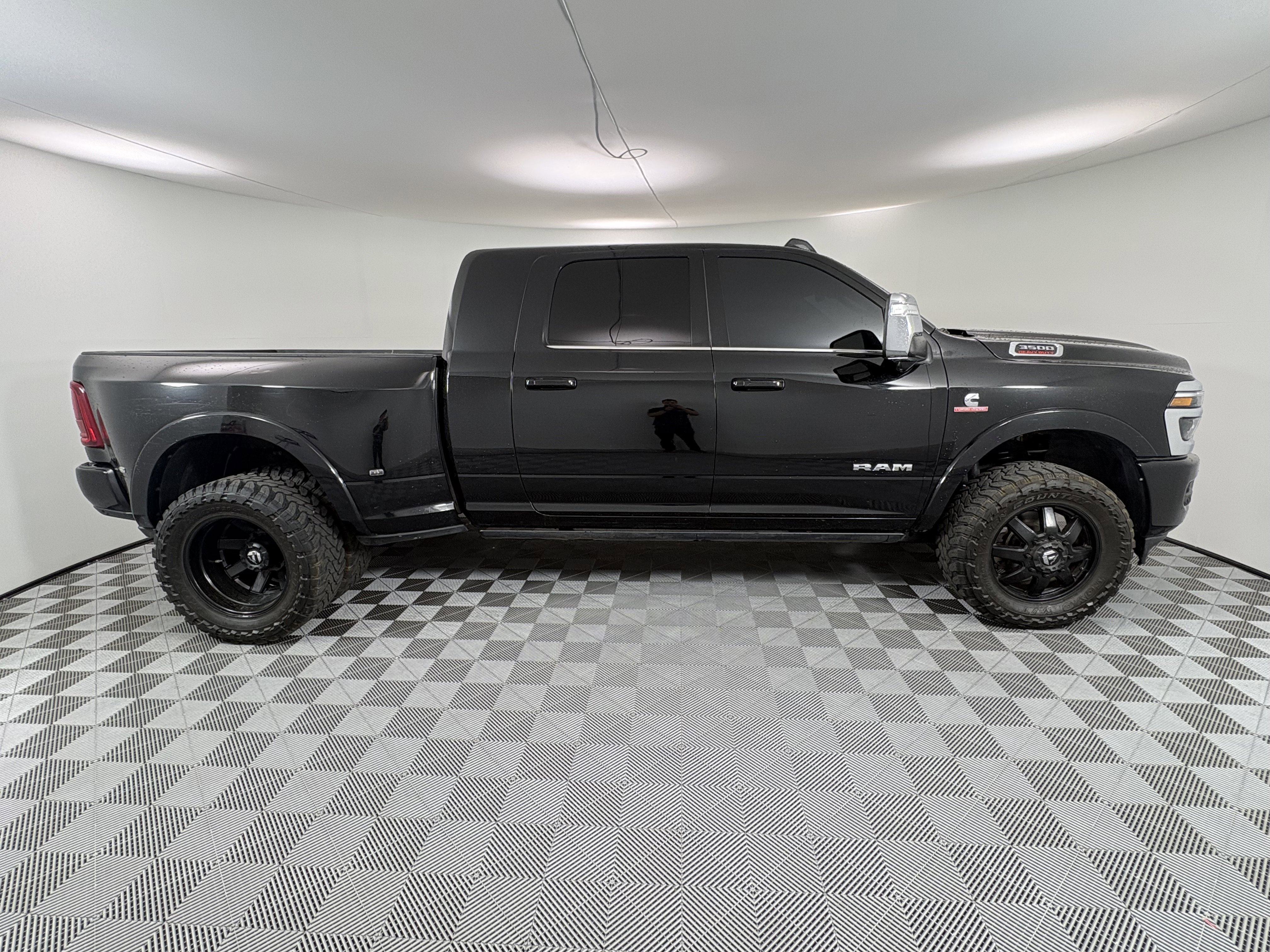 Used 2025 Diamond Black Crystal Pearlcoat Ram Longhorn image 6