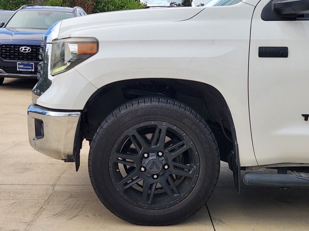 Used 2020 Super White Toyota SR5 image 10