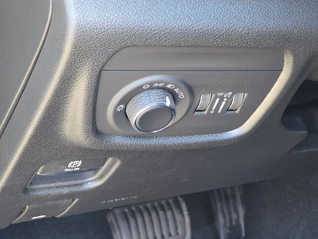 New 2027 Black Jeep Laredo X image 33
