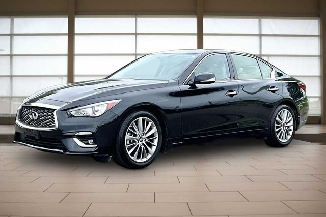 2023 INFINITI Q50 LUXE