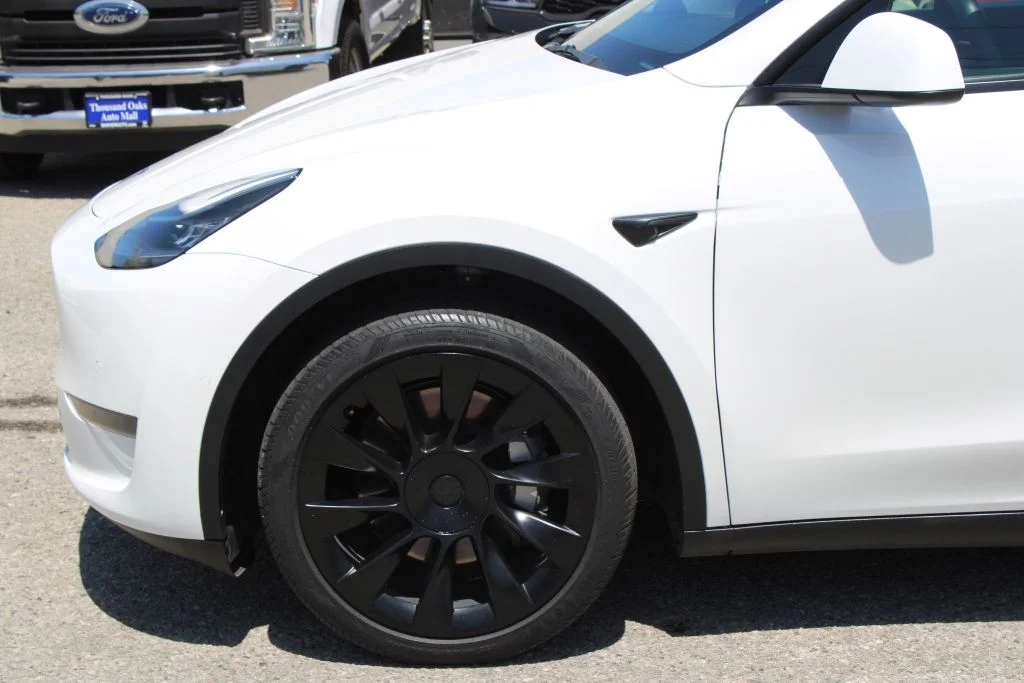 Used 2021 White Tesla Standard Range image 7