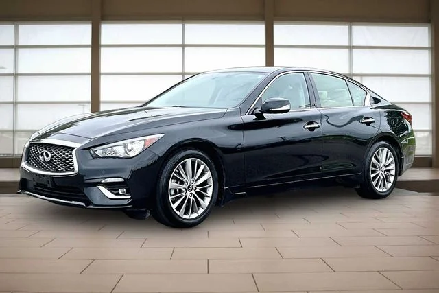 2023 INFINITI Q50 LUXE