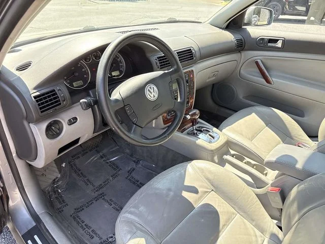Used 2003 Volkswagen Passat GLX with VIN WVWTH63B43P344769 for sale in Fredericksburg, VA