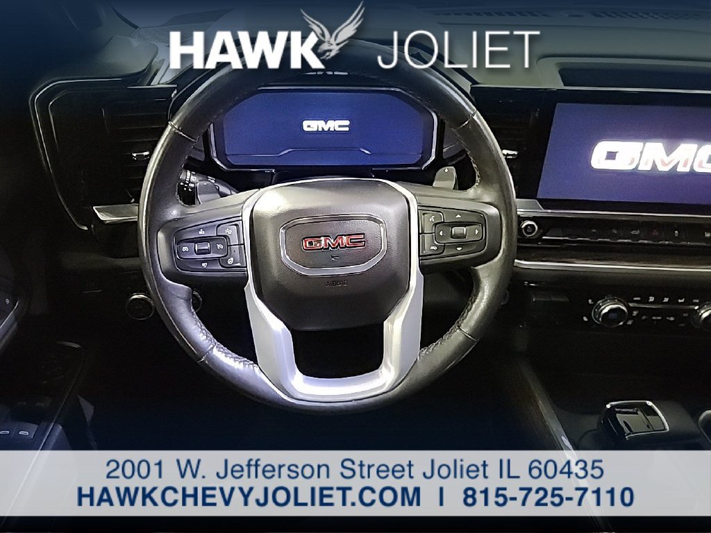 Used 2022 White GMC Elevation image 13