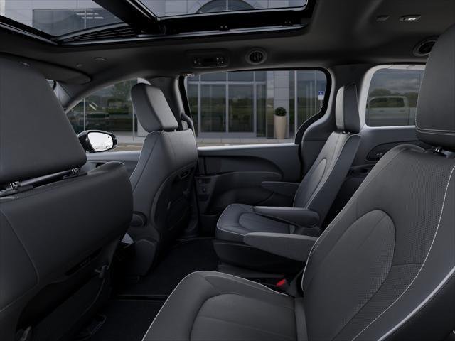 New 2027 Diamond Black Crystal Pearl-Coat Exterior Paint Chrysler Limited image 75