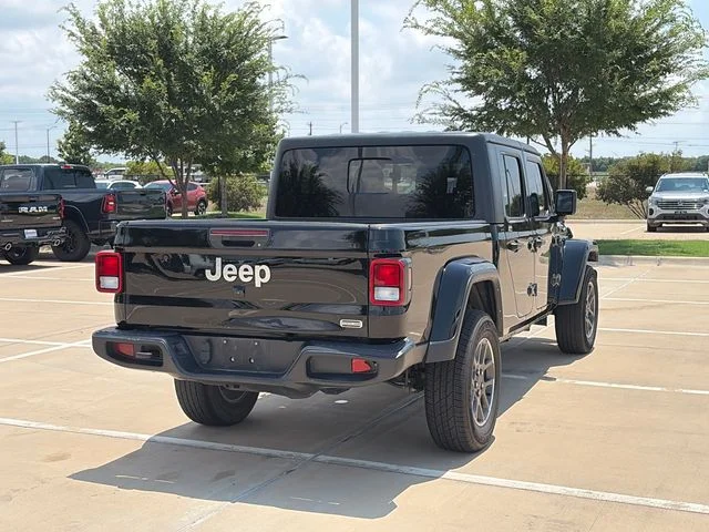 Used 2023 Black Jeep Overland image 9
