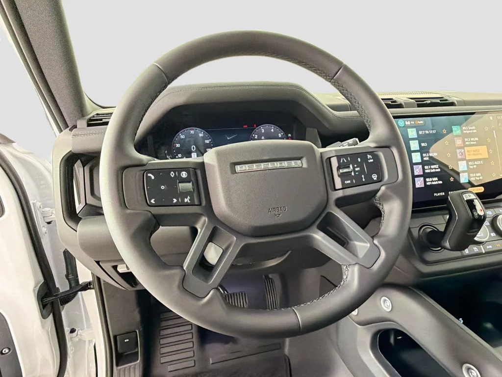 New 2026 Fuji White Land Rover X-Dynamic SE image 11