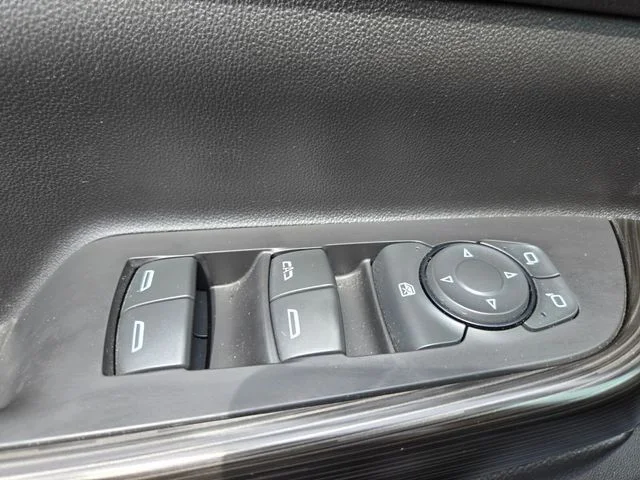 Used 2019 White GMC SLT-2 image 40