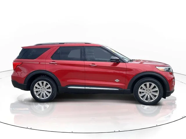 Used 2022 Red Ford King Ranch image 4
