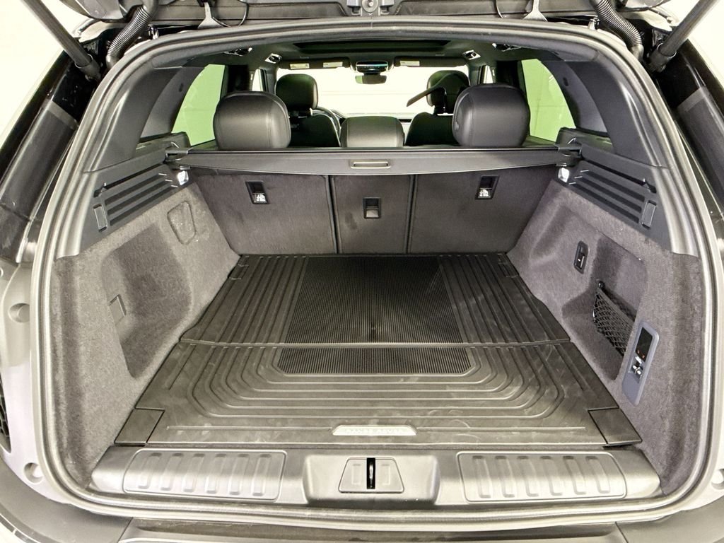 New 2026 Carpathian Grey Land Rover SE image 28