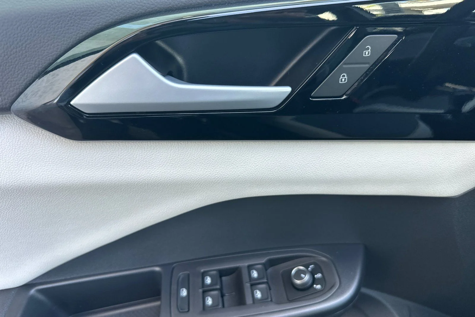 New 2026 Gray Volkswagen 1.5T S image 9