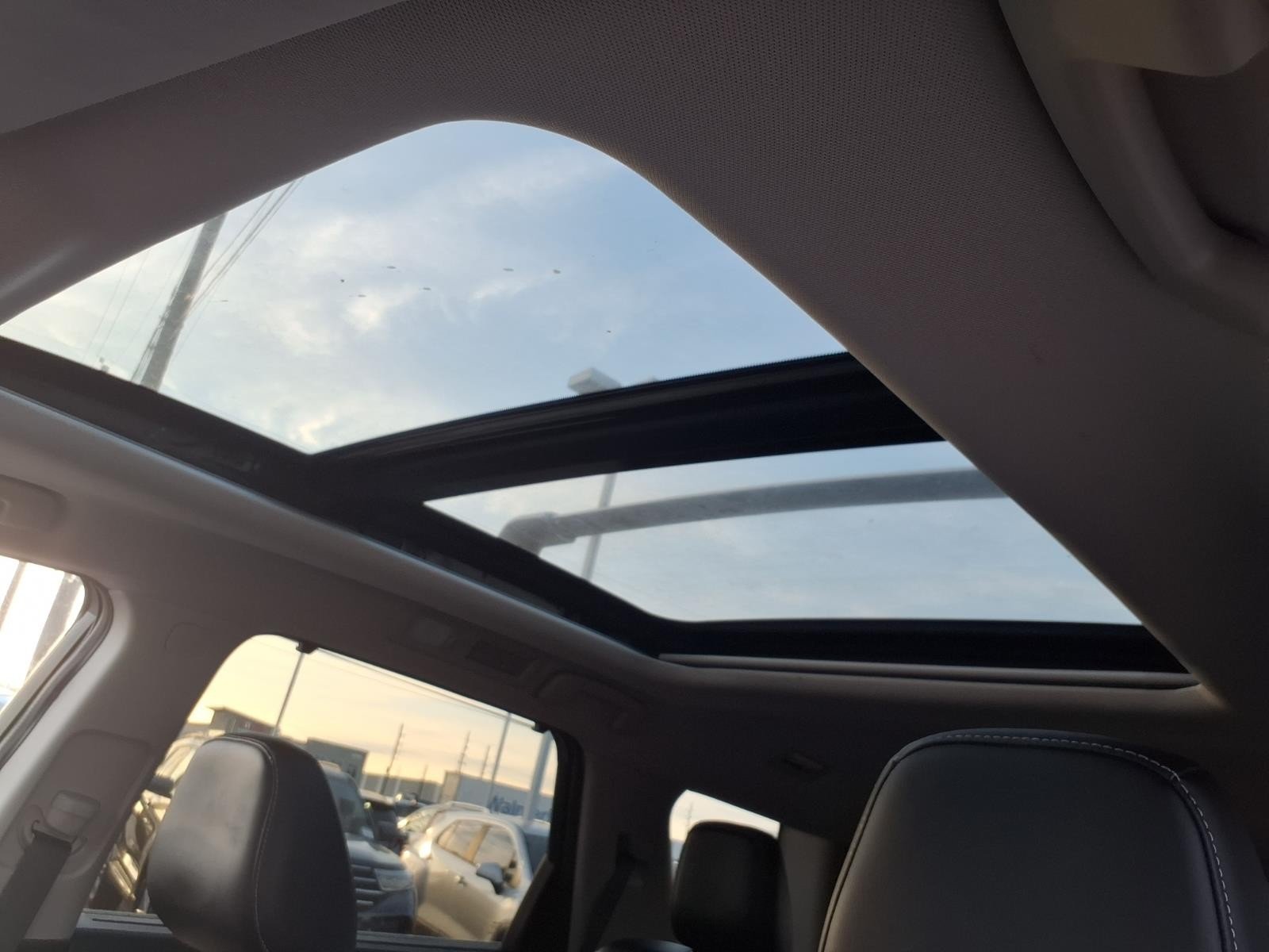 2022 Nissan Pathfinder SL Black at Robbins Nissan