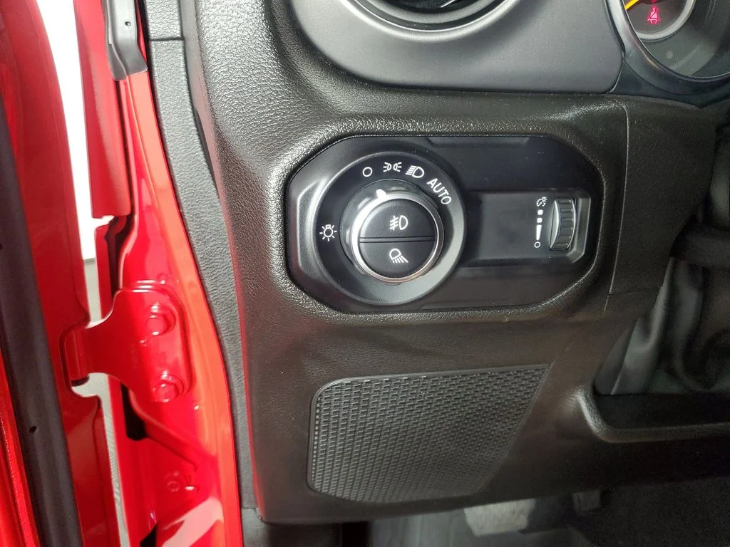 Used 2023 Red Jeep Sport S image 28