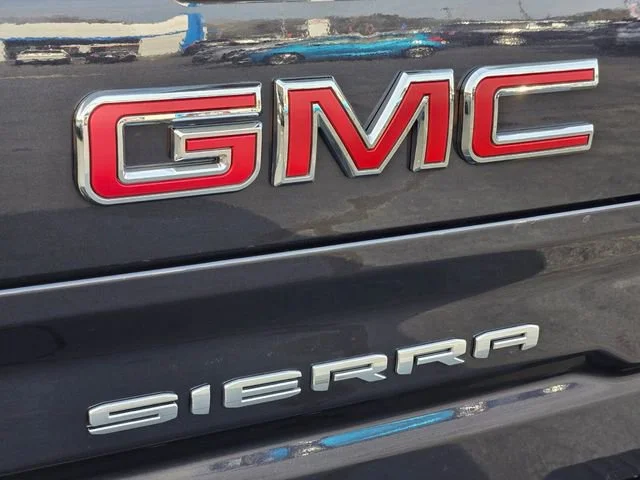 Used 2025 Titanium Rush Metallic GMC SLT image 18