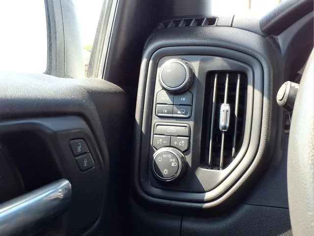 Used 2022 Summit White Chevrolet WT image 10