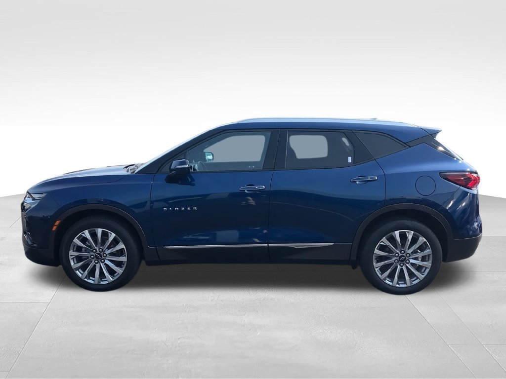 Used 2022 Blue Chevrolet Premier image 5