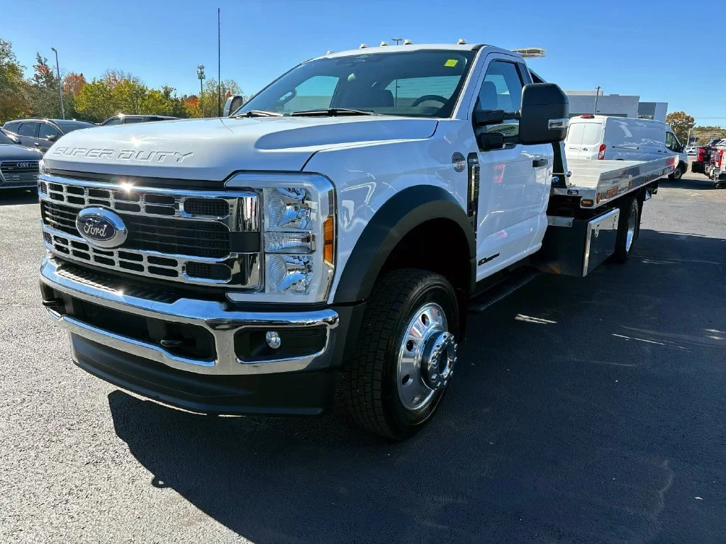 Used 2024 Oxford White Ford XLT image 8
