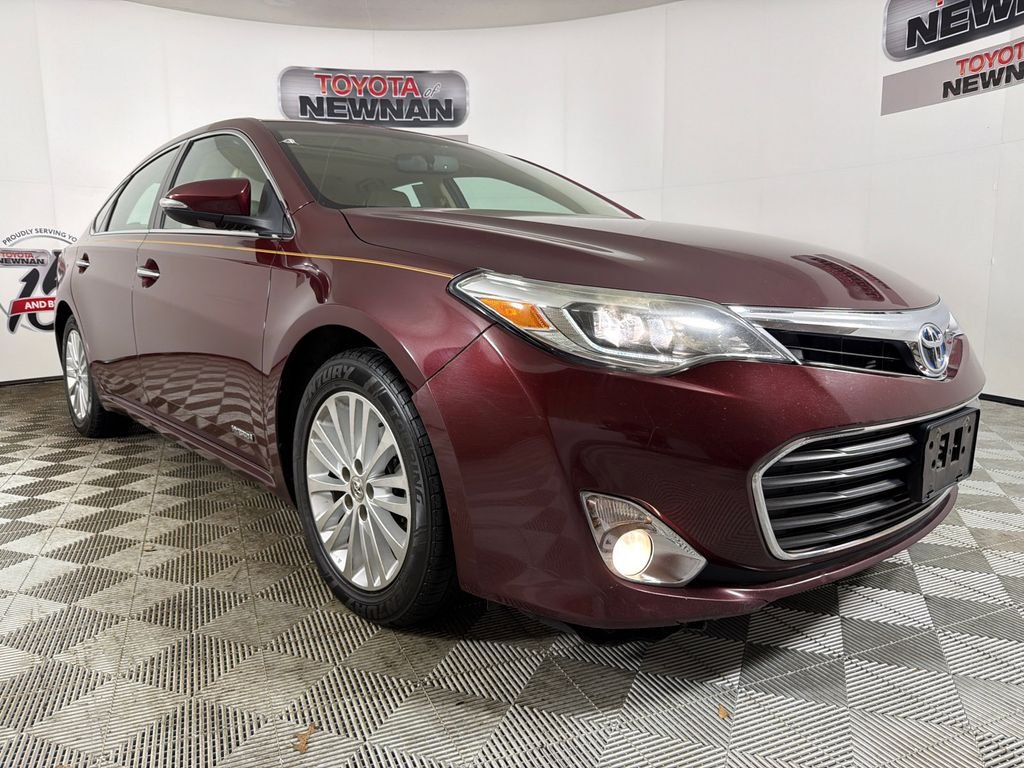 2014 Toyota Avalon Limited Hybrid's photo