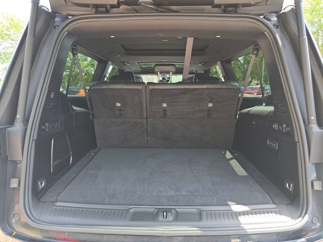 Used 2025 Diamond Black Crystal Pearlcoat Jeep Series II image 33