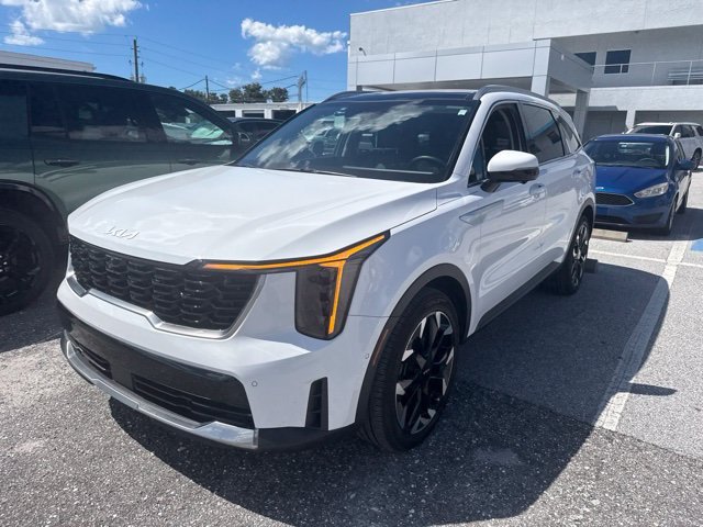 Used 2024 White Kia SX image 3