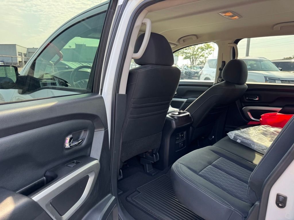 Used 2018 White Nissan SV image 34