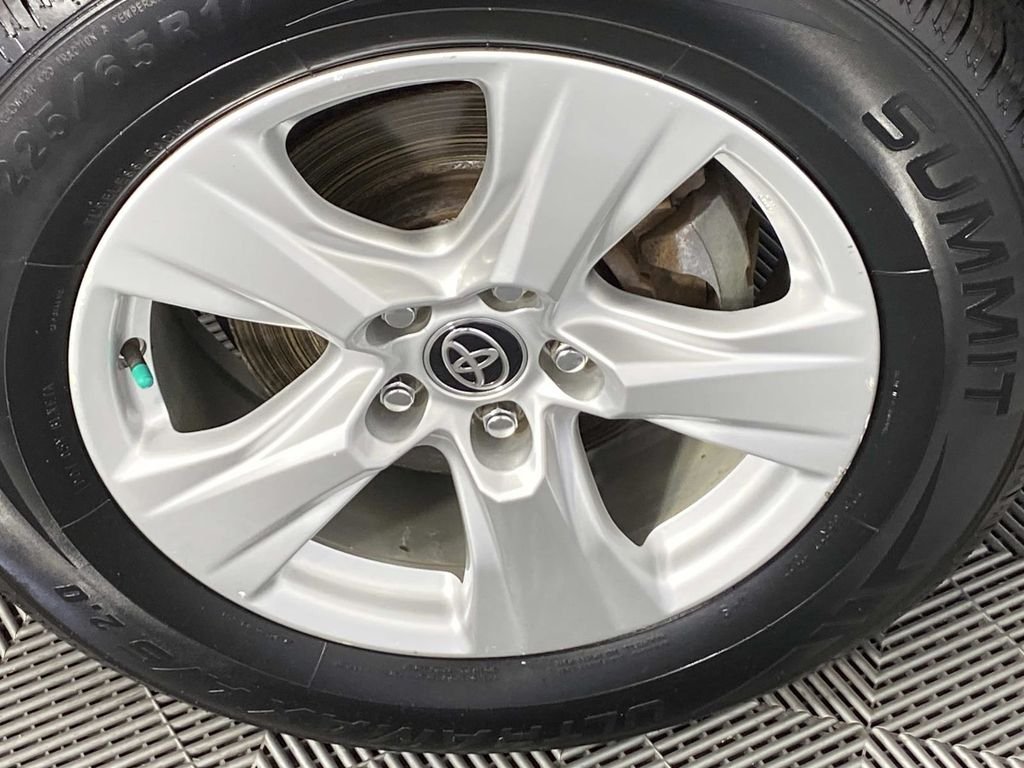 Used 2020 Gray Toyota XLE image 28