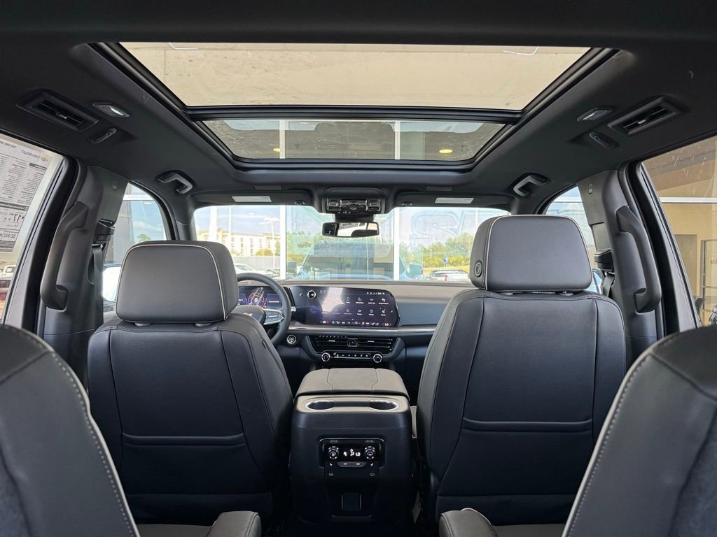 New 2026 Polar White Tricoat Chevrolet Premier image 4