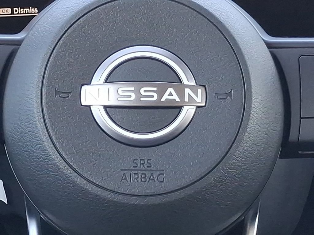 New 2026 Gun Metallic / Scarlet Ember Tintcoat Two-tone Nissan SV image 12