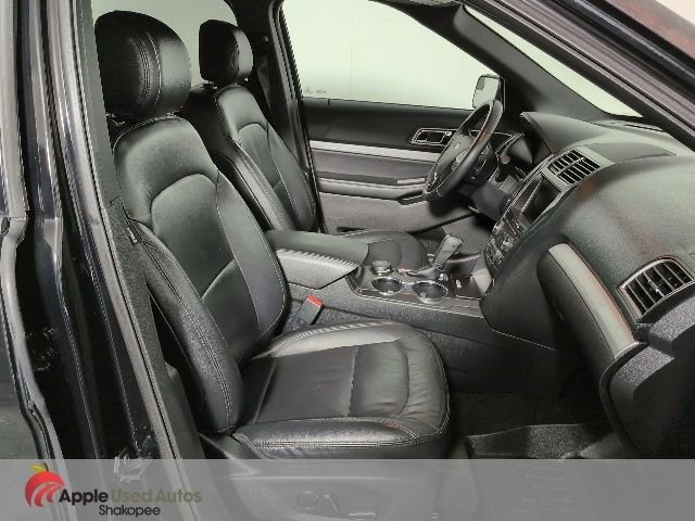 Used 2016 Black Ford XLT image 49