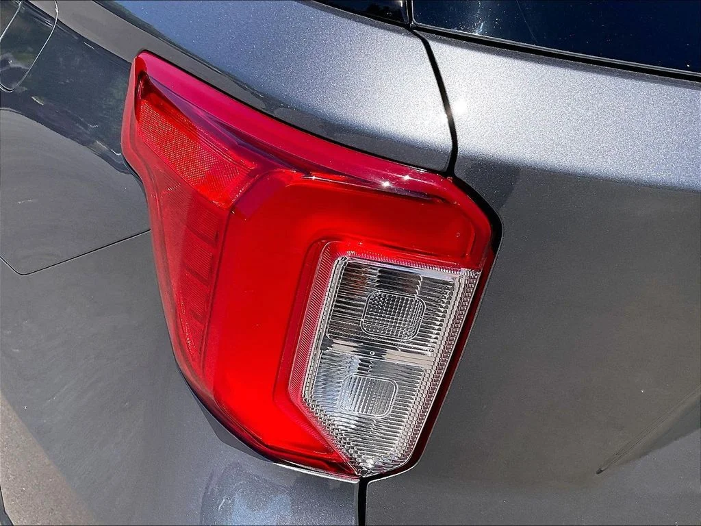 Used 2022 Gray Ford Limited image 32