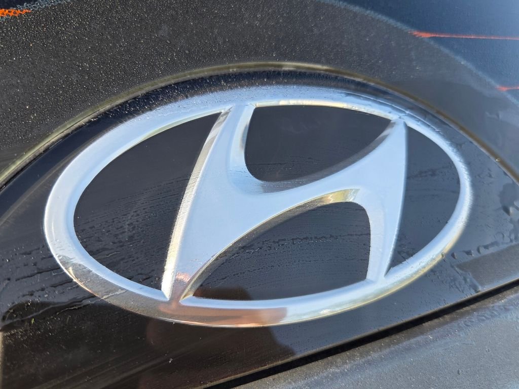 Used 2023 Gray Hyundai SE image 10