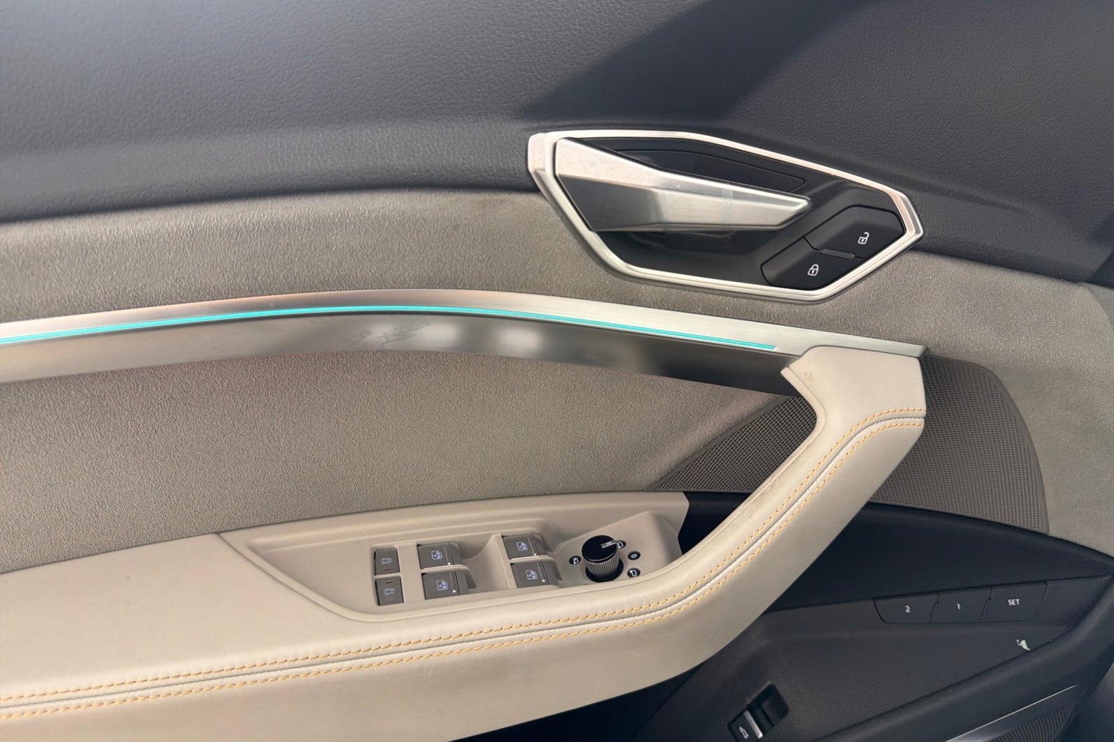 Used 2024 Daytona Gray Pearl Effect Audi Prestige quattro image 10