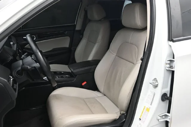 Used 2023 White Honda Touring image 5