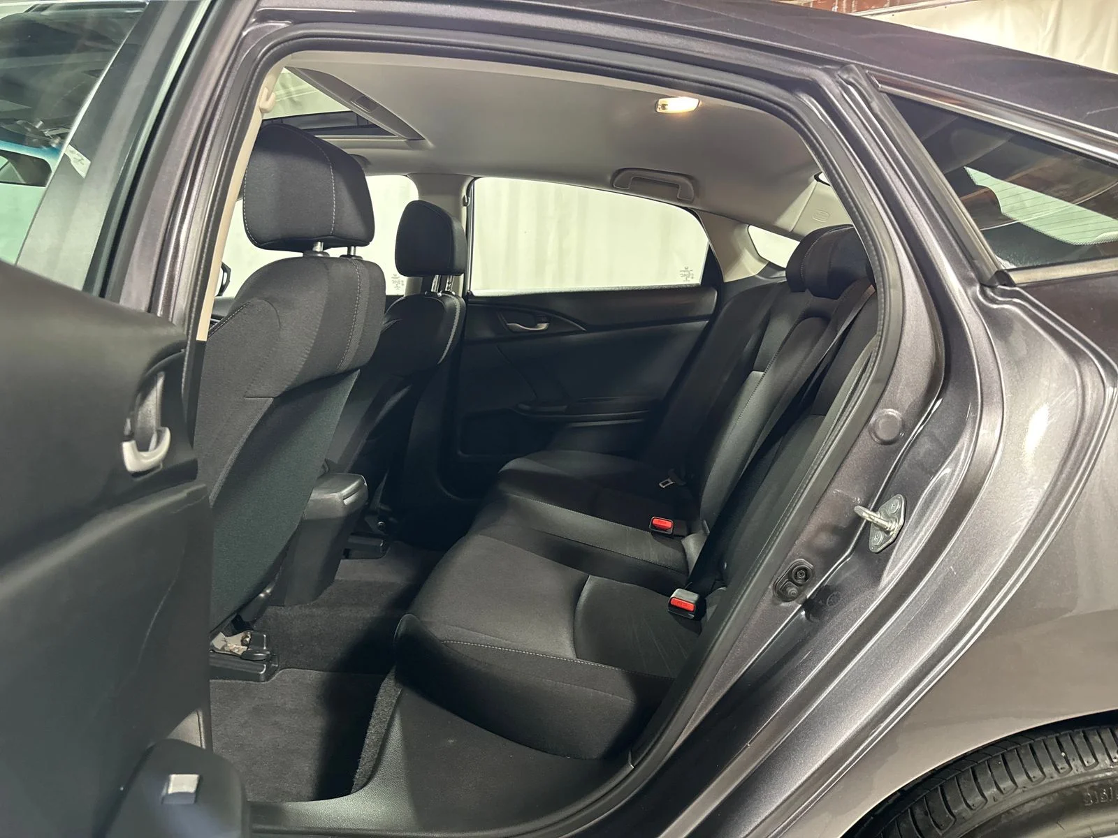 Used 2017  Honda EX-T image 5