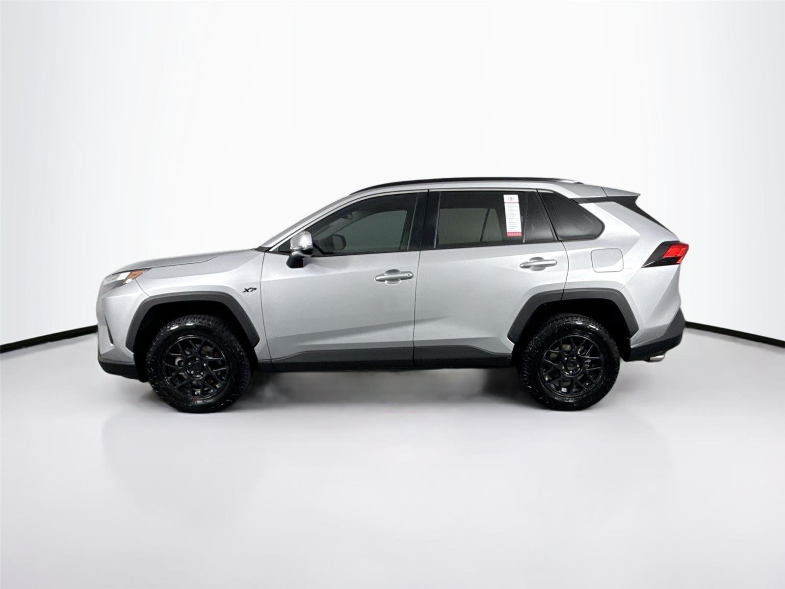 Used 2022 Silver Sky Metallic Toyota XLE image 12