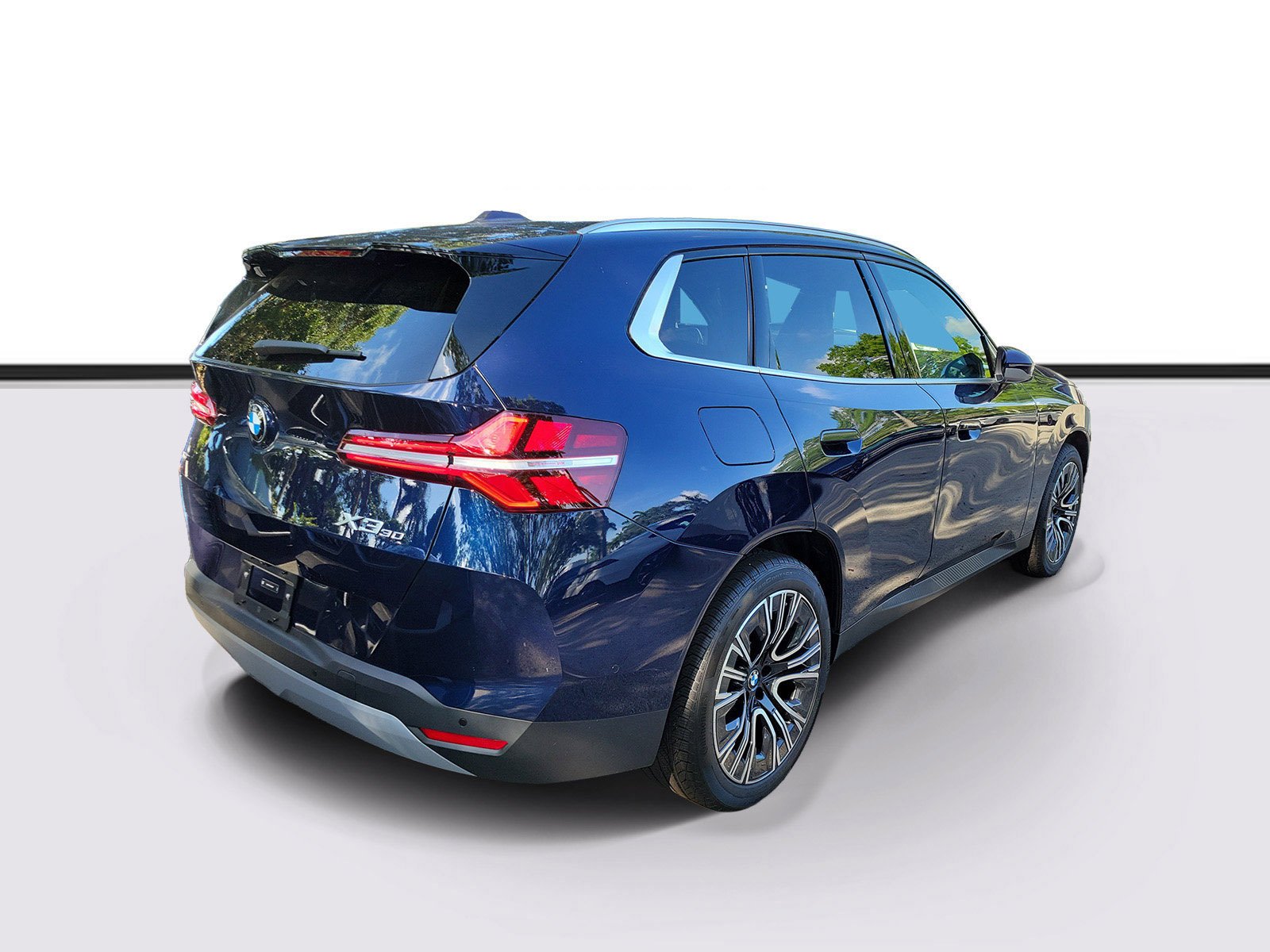 New 2026 Tanzanite Blue II Metallic BMW 30 xDrive image 4