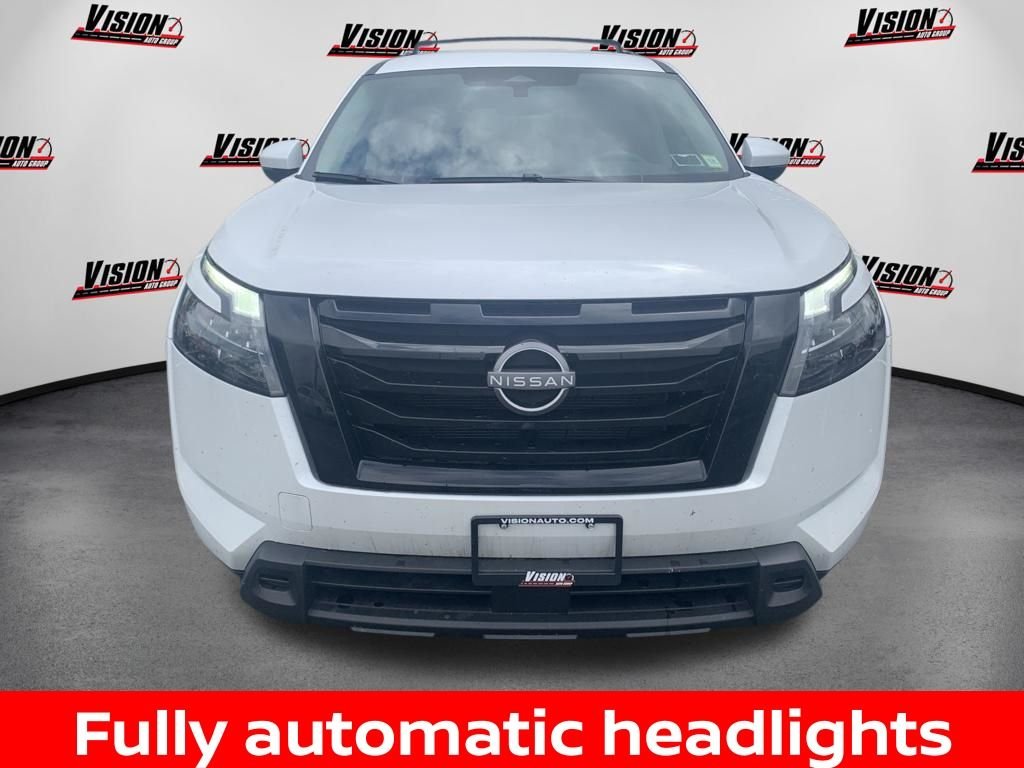 Used 2025 White Nissan SV image 9