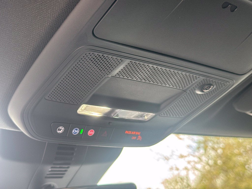 2027 GMC Acadia Elevation - Photo 17