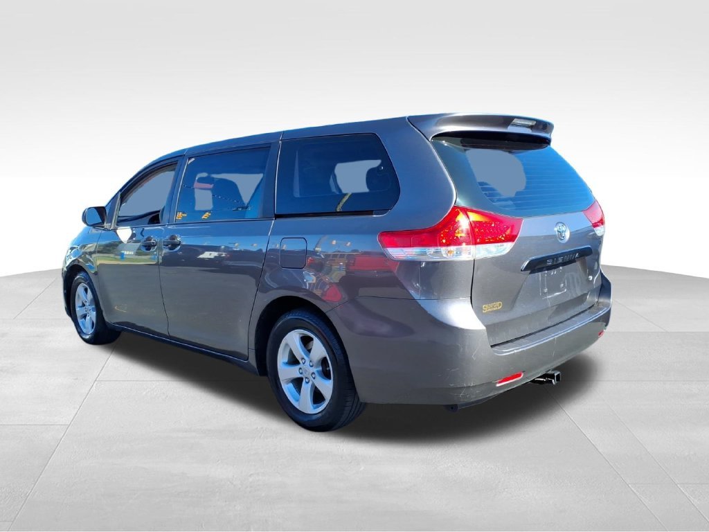 Used 2012 Predawn Gray Mica Toyota Base image 22