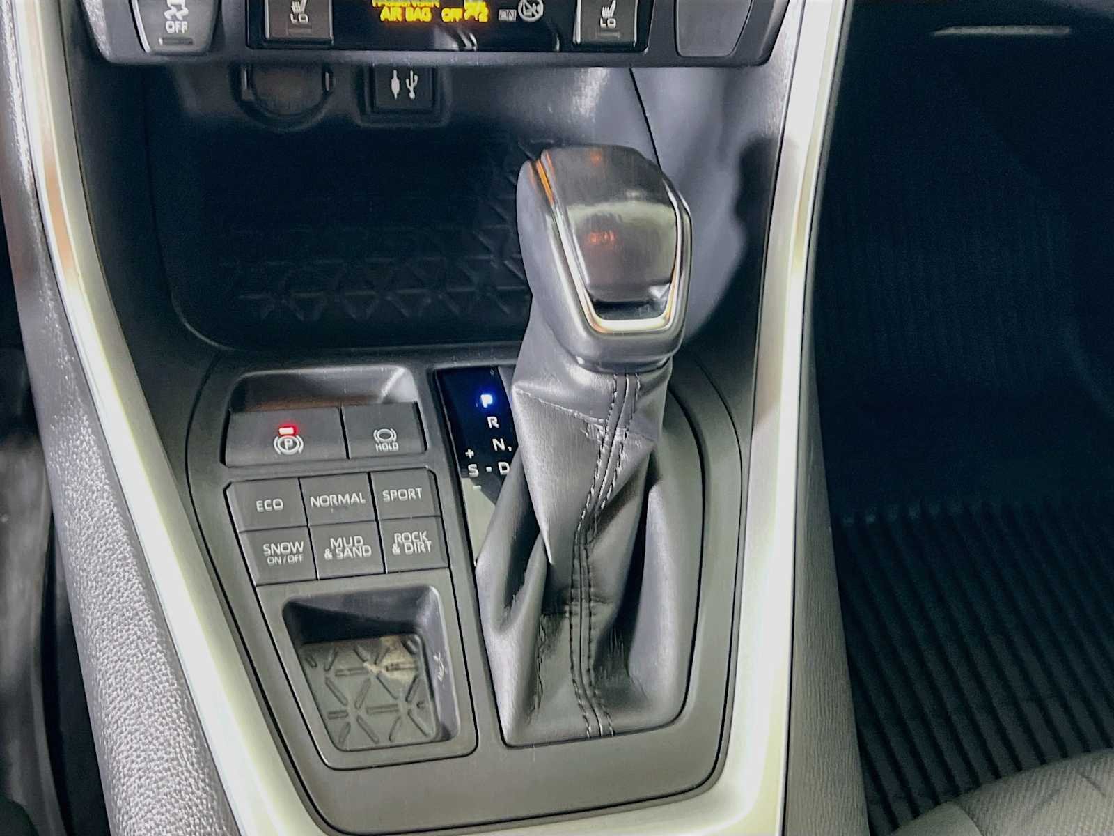 Used 2019 Ruby Flare Pearl Toyota XLE image 17