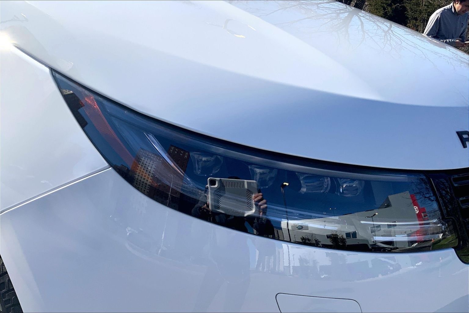 New 2026 Fuji White Land Rover Dynamic SE image 13